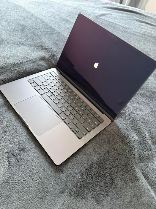 Mac Book Pro M4 Max 14‑core CPU, 32‑core GPU: Built , 36GB, 1TB SSD