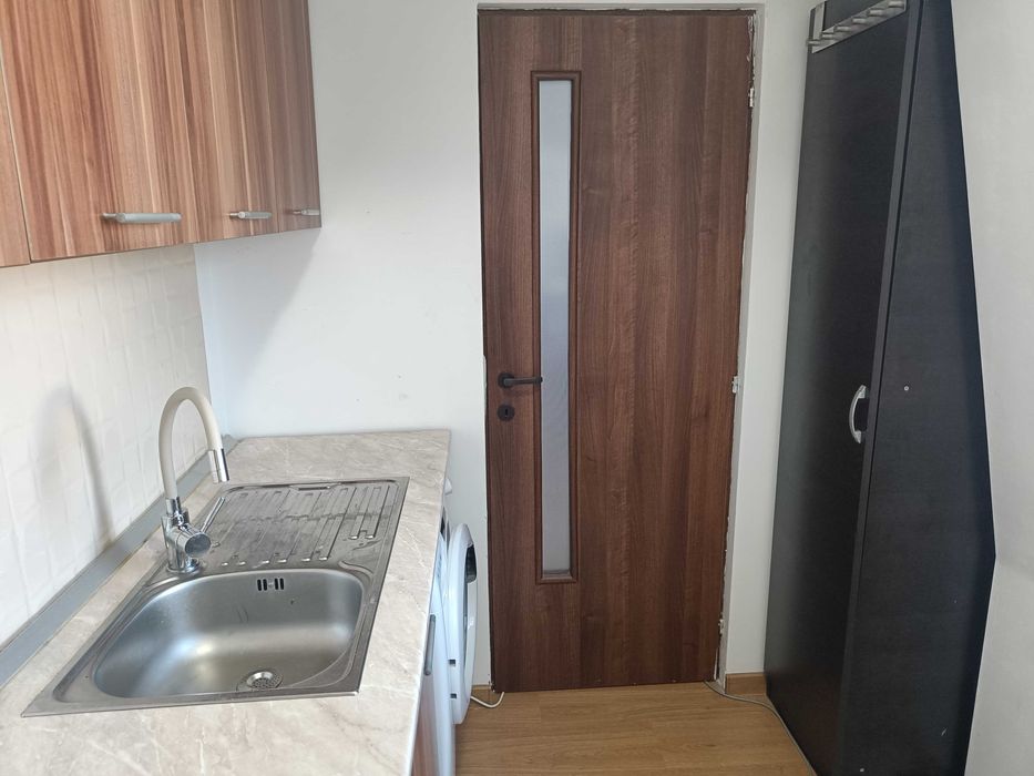 Închiriez garsoniera