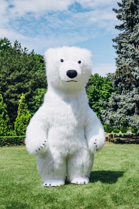 продается костюм 3-метровой белой мишки
