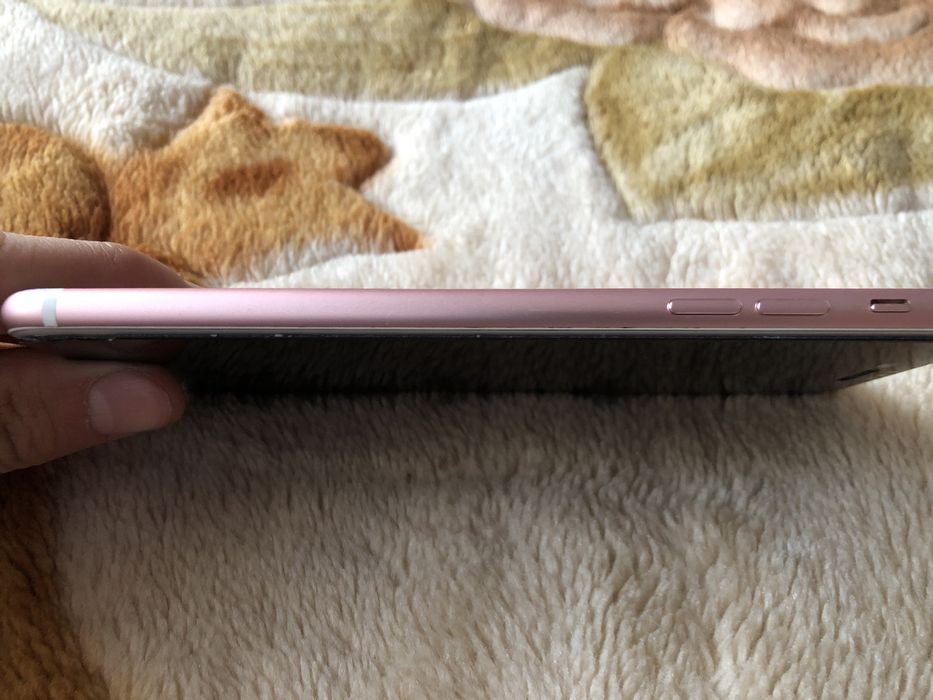 Продам Айфон 7 plus