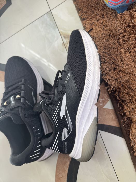 Кроссовки Joma классные