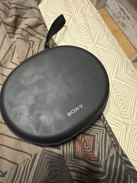 Безочки слушалки Sony WH-1000XM3