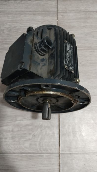 Асинхронный мотор. 0.75кв двигатель