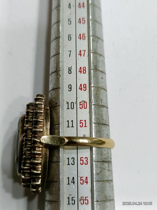 Vind inel din aur 14kt cu granate Bohemia