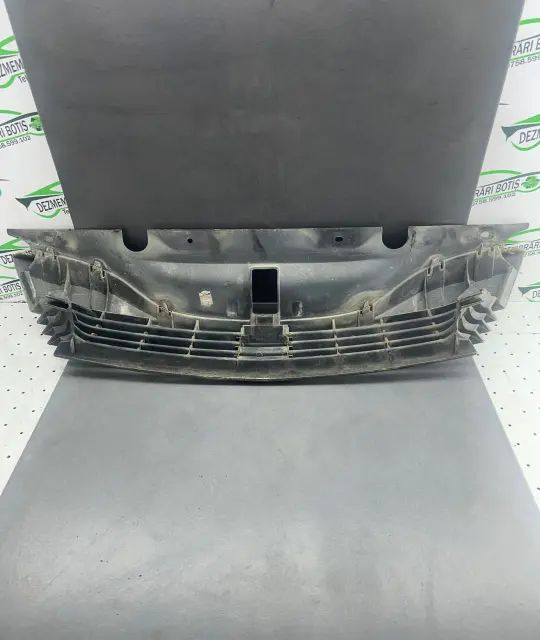 Grila radiator Renault Laguna 2001 1.9 DCi MT (107 hp)