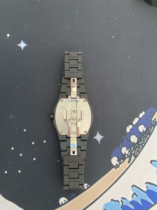 Продам стильные часы