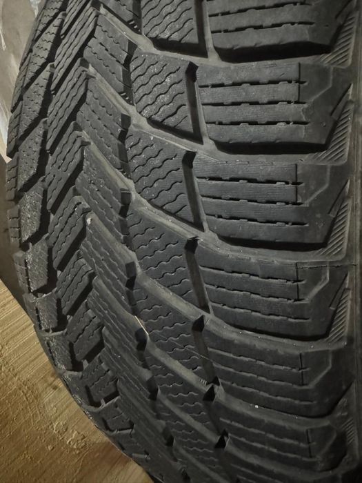 шины комплект зимние