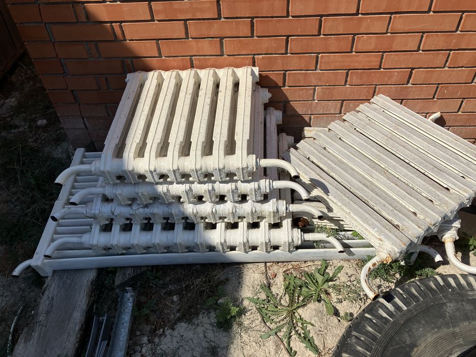 Продам чугунные батареии б/у