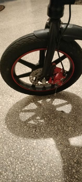 Vând bicicletă electrică