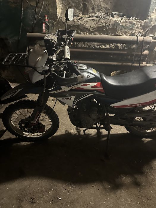 Продаю мотоцикл индуро