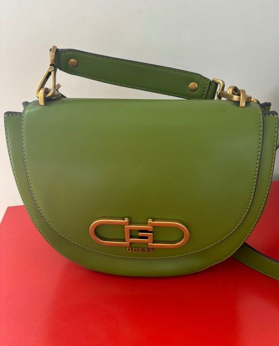 Стилна чанта Guess