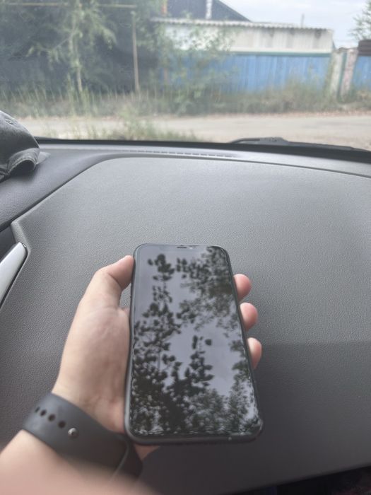 Продам Iphone 11  128 gb