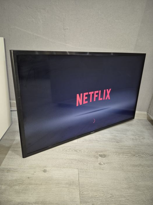 СМАРТ ТВ 107см Вай-Фай интернет