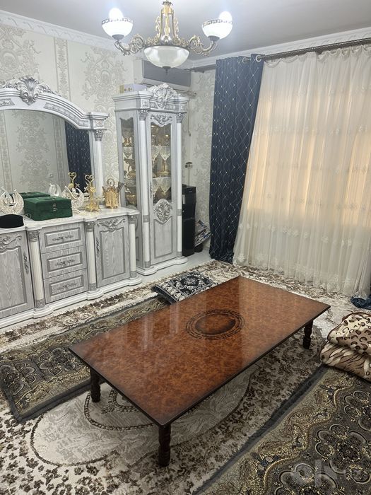 Продаеться 5 ком квартира Юнусабад