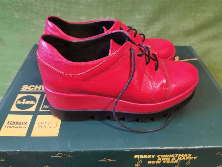 Намалени! Дамски обувки на платформа Bianki- 30 лв.