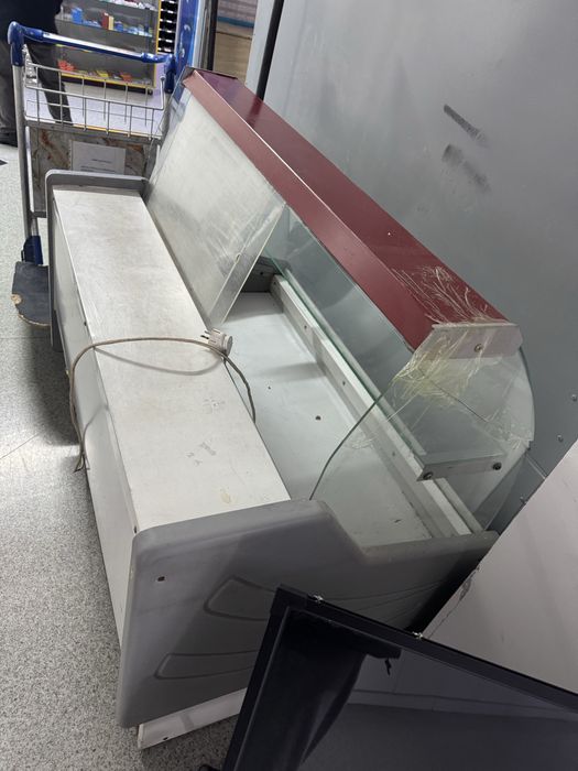 Витринный холодильник