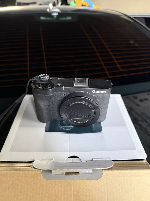 Canon Powershot V1
