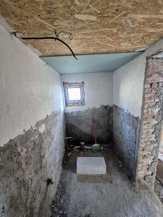 Teren cu casă Cernișoara 1750mp