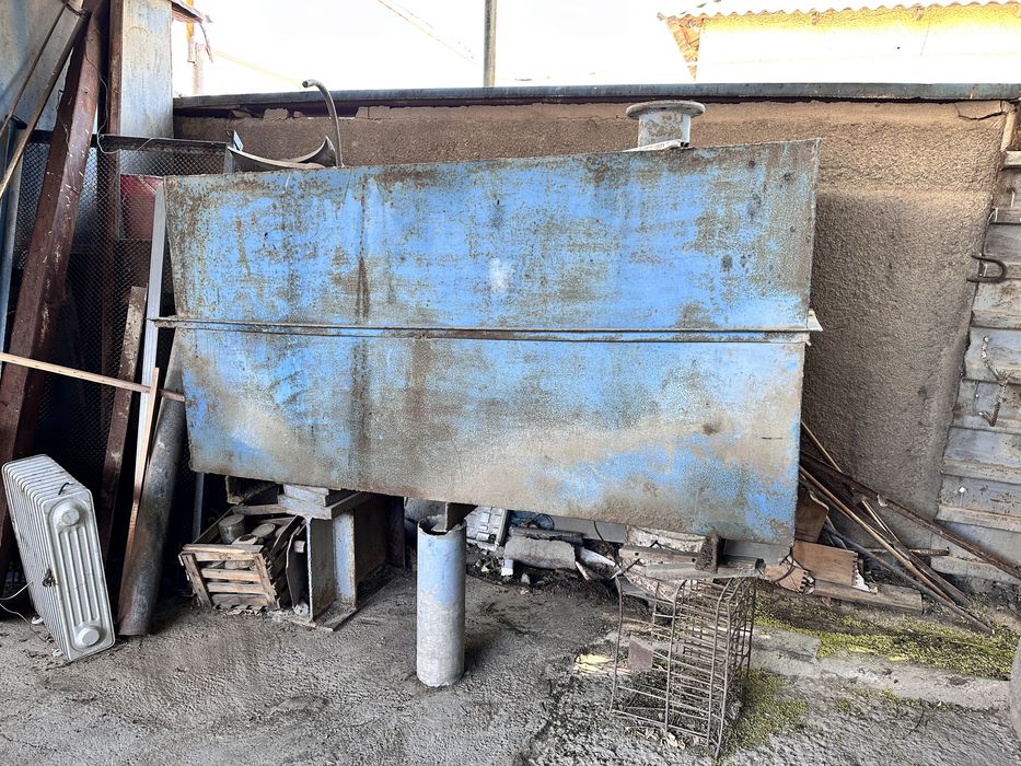 Железный емкость