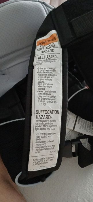 Marsupiu pentru bebeluși Chicco UltraSoft Magic Negru / Gri 
 Model 10