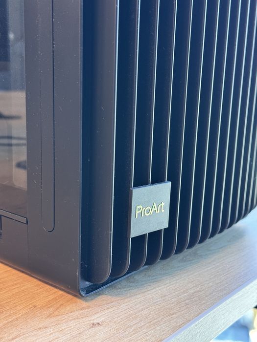 Мощен PC - работна станция - Ryzen 9 9950X / RTX 5070 Ti / 64GB / 6TB