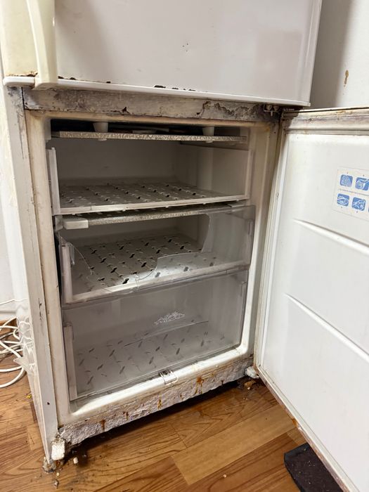 Холодильник рабочий