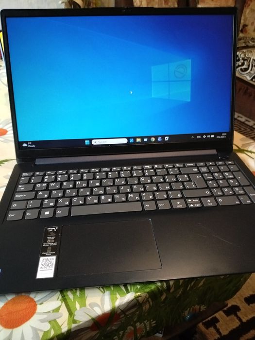 Лаптоп lenovo  почти нов