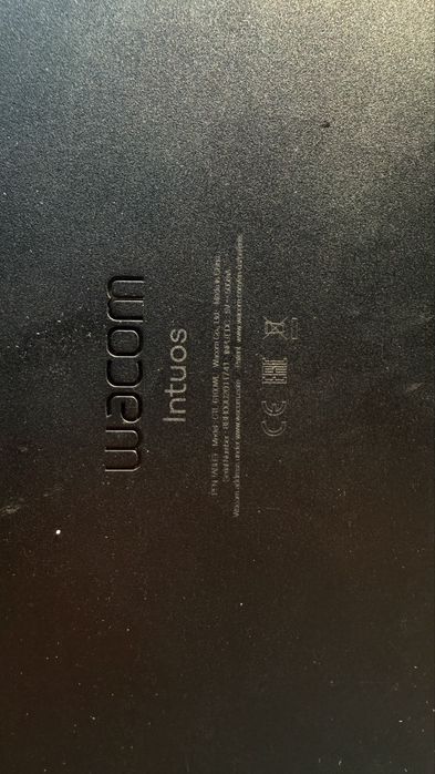 Графический планшет Wacom Intuos M Bluetooth (CTL-6100WL)