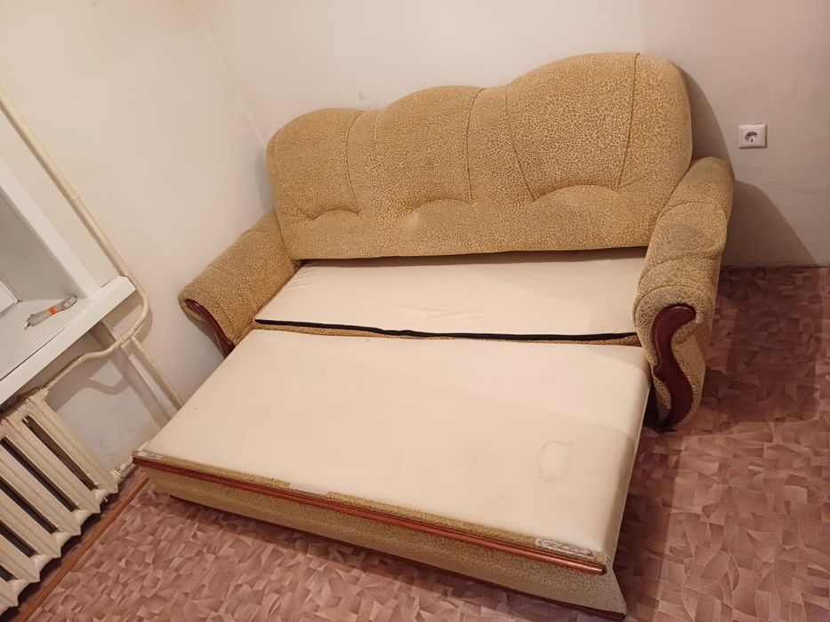 Диван. Самовывоз из Михайловки