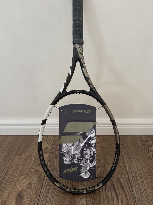Racheta Babolat Pure Drive Wimbledon edition,greutate 300g,cap 100