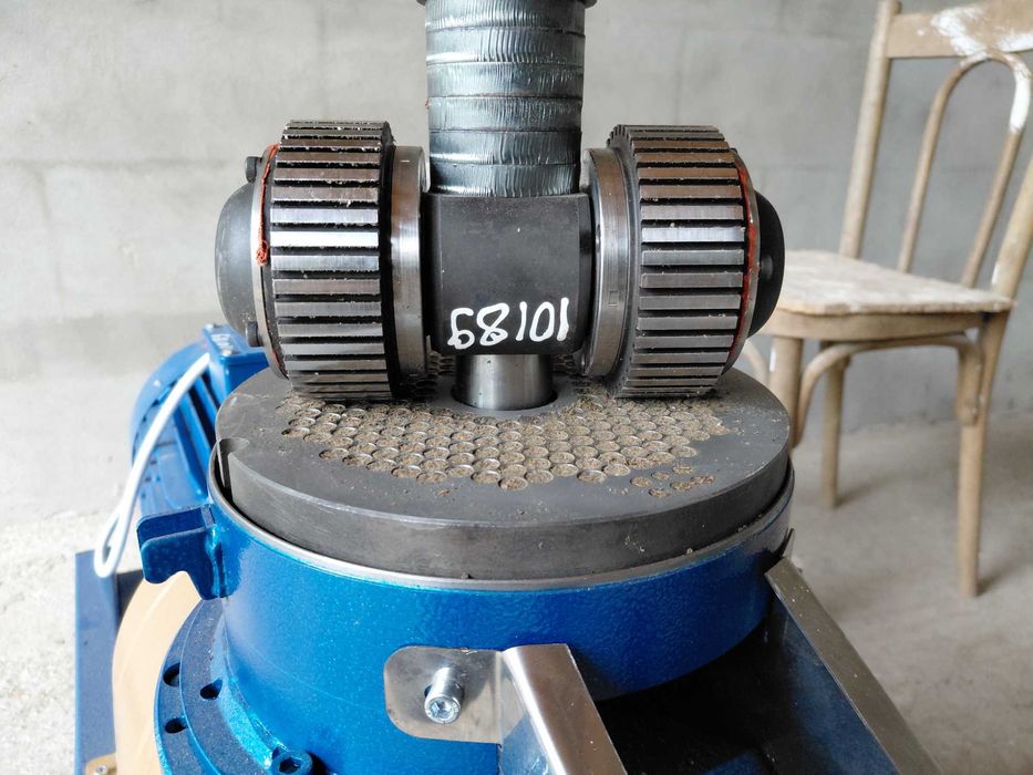 Presa peleți, trifazic cu motor 7,5 KW ,2 ani Garantie