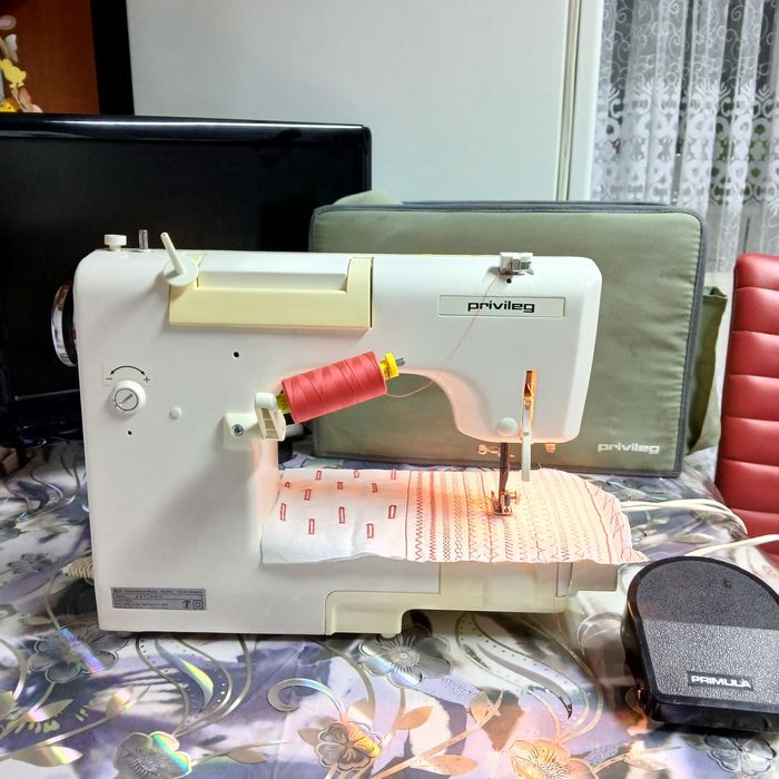 Masina de cusut PRIVILEG  SUPERSTAR electronic cu butoniera automata si multiple operatii