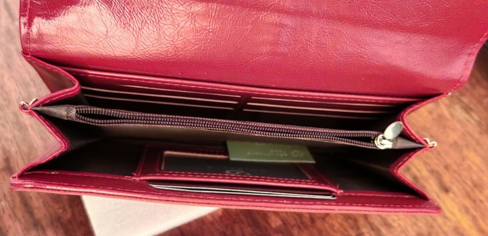 Дамско портмоне ново