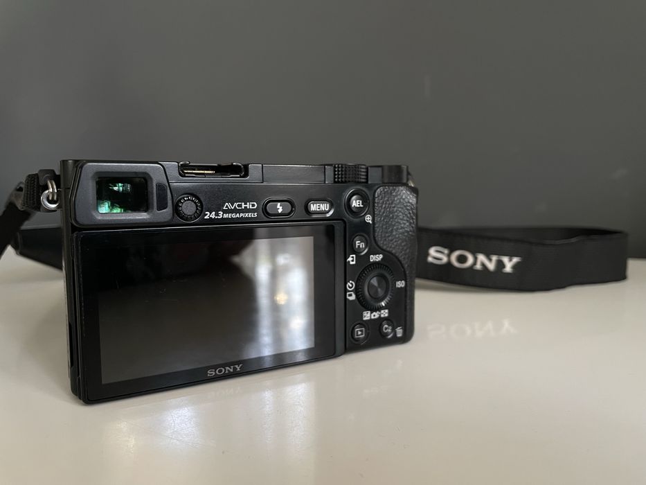 Sony a6000 + 16-50