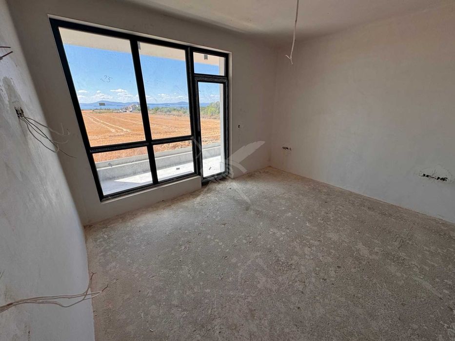 Продава се Къща в Поморие - 196 кв.м за 1404 €/кв.м - Снимка #2