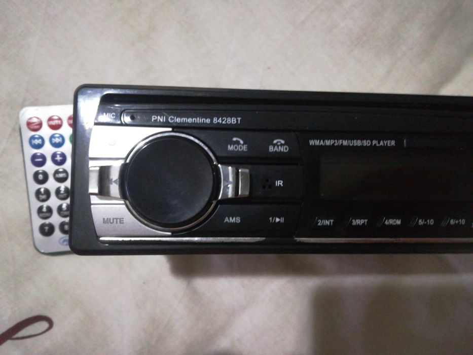 Vand sau schimb Player auto MP3 cu STICK telefon si Bluetooth 4x25 RMS