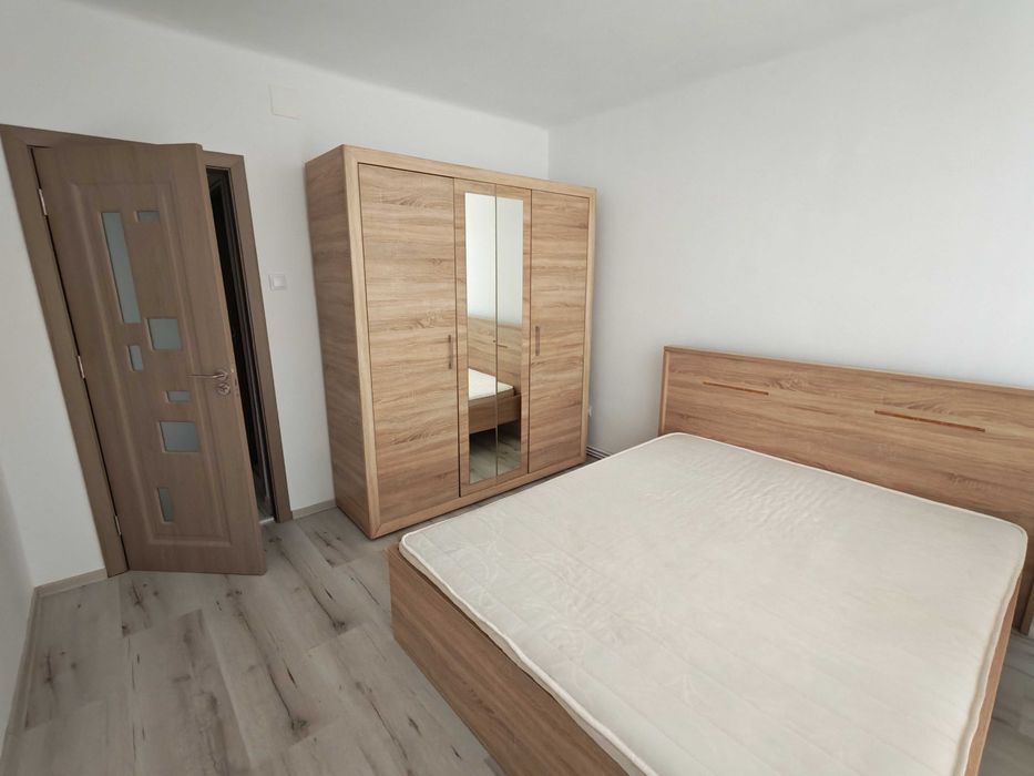 Inchiriez apartament 3 camere
