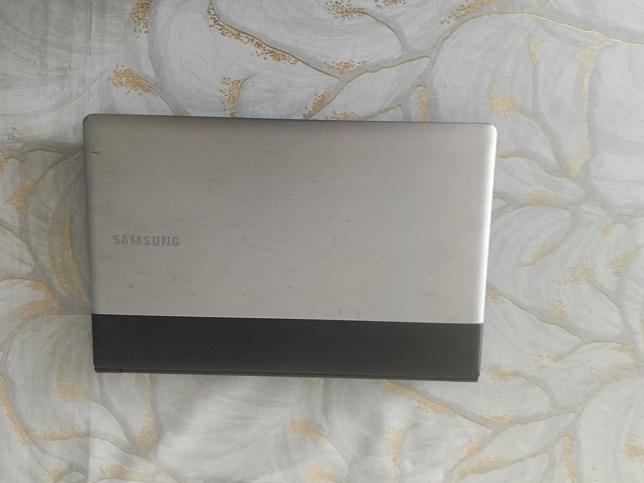 Продам ноутбук . Рабочий