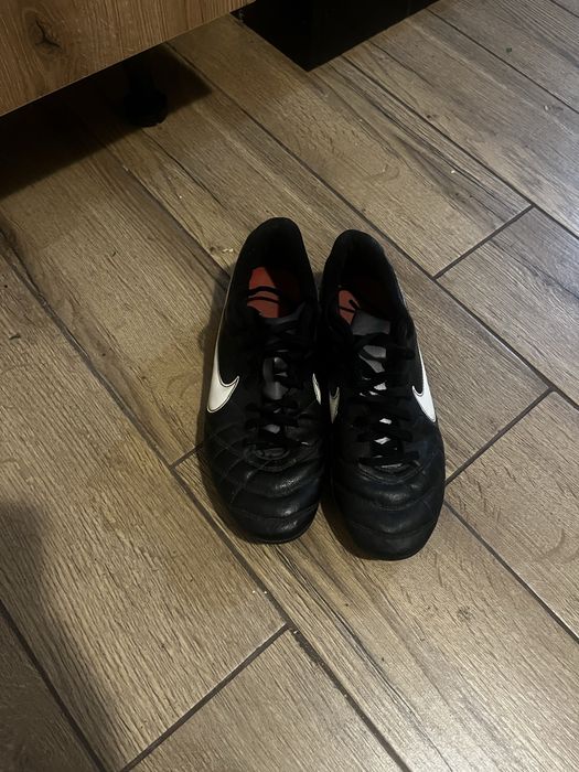 Футболни обувки nike tiempo 38,5