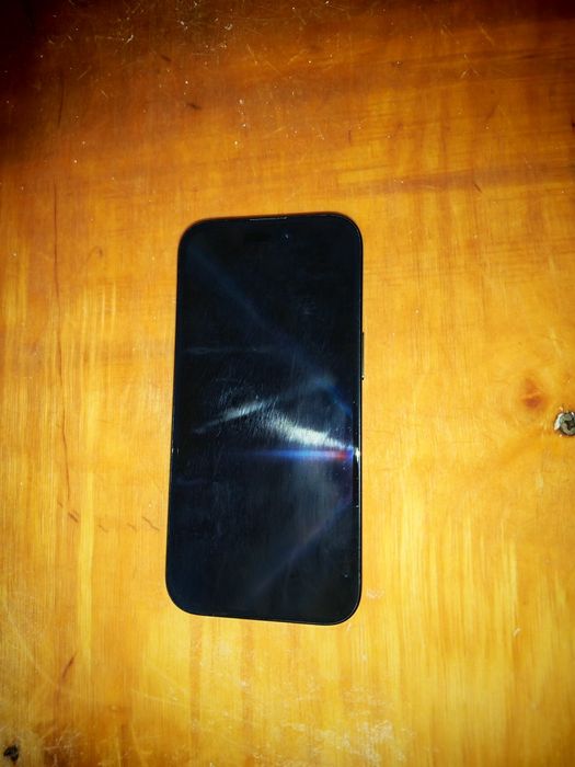 Iphone 15 ideal holatda