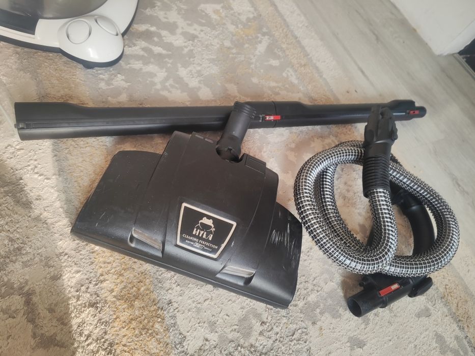 Пелесос фирма HYLA