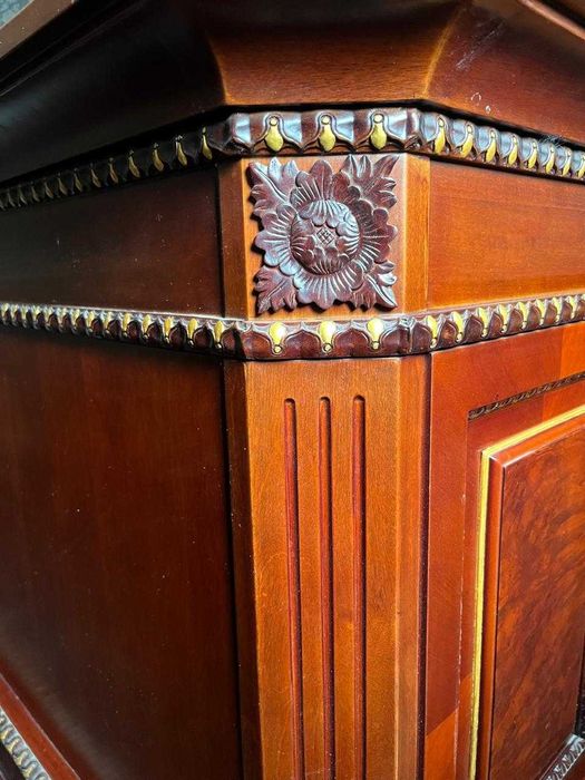 Стол письменный из дерева