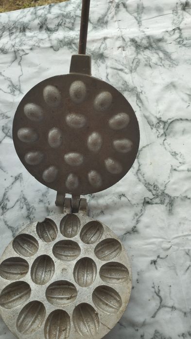 Чугунена преса за орехчета