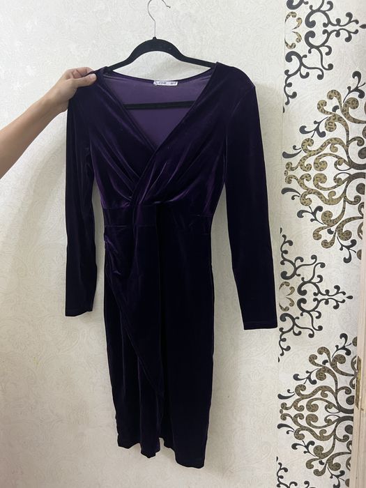 Продается пальто и платья