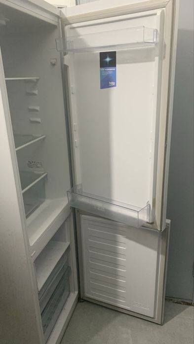 Холодильник бу 25000
