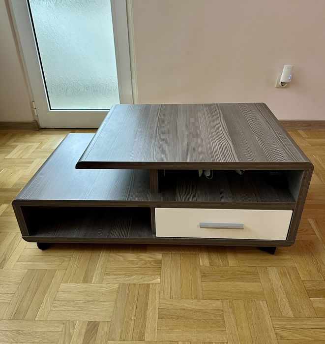 Холова маса на две нива