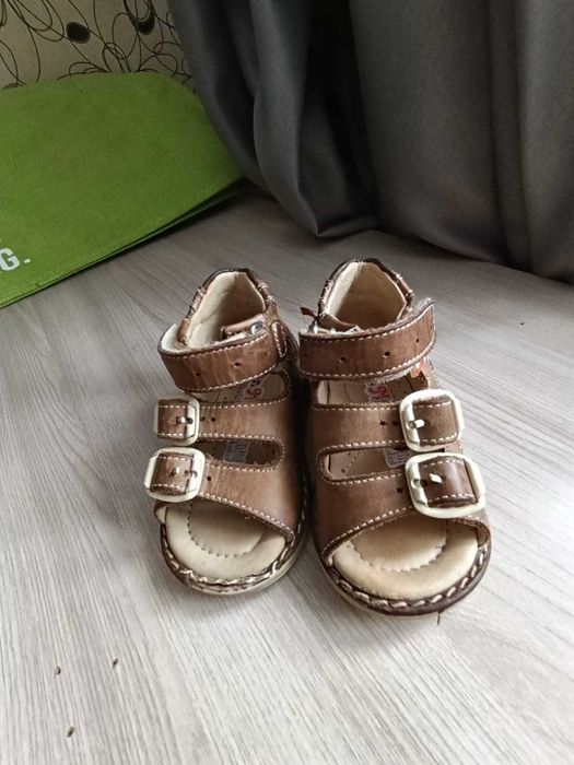Отдам сандали для мальчика