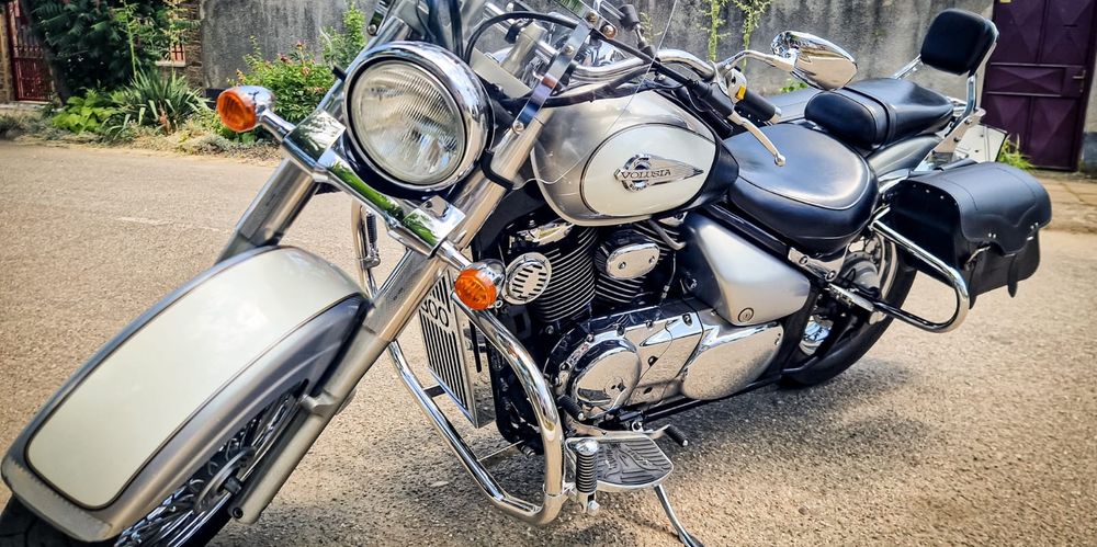 Vând Suzuki Intruder