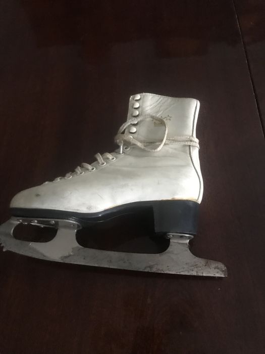 Коньки фигурные коньки