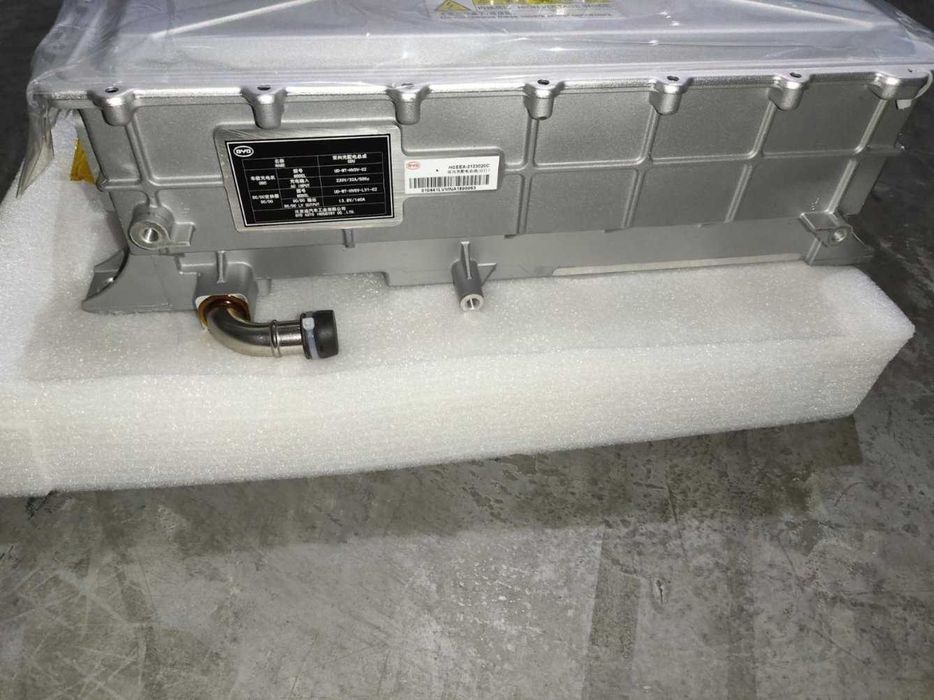 Инвертор на BYD HAN ev 610km